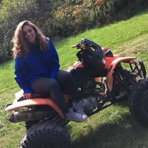 Meet your Posher, Mikayla